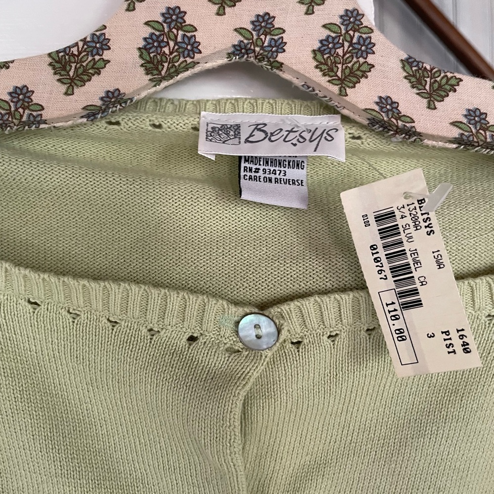 Light Green Button-Up Cardigan - Picture 3 of 5